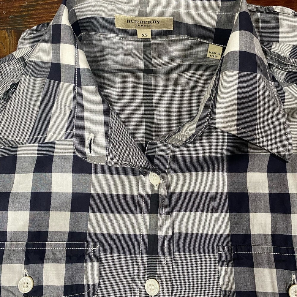 Burberry sleeveless top